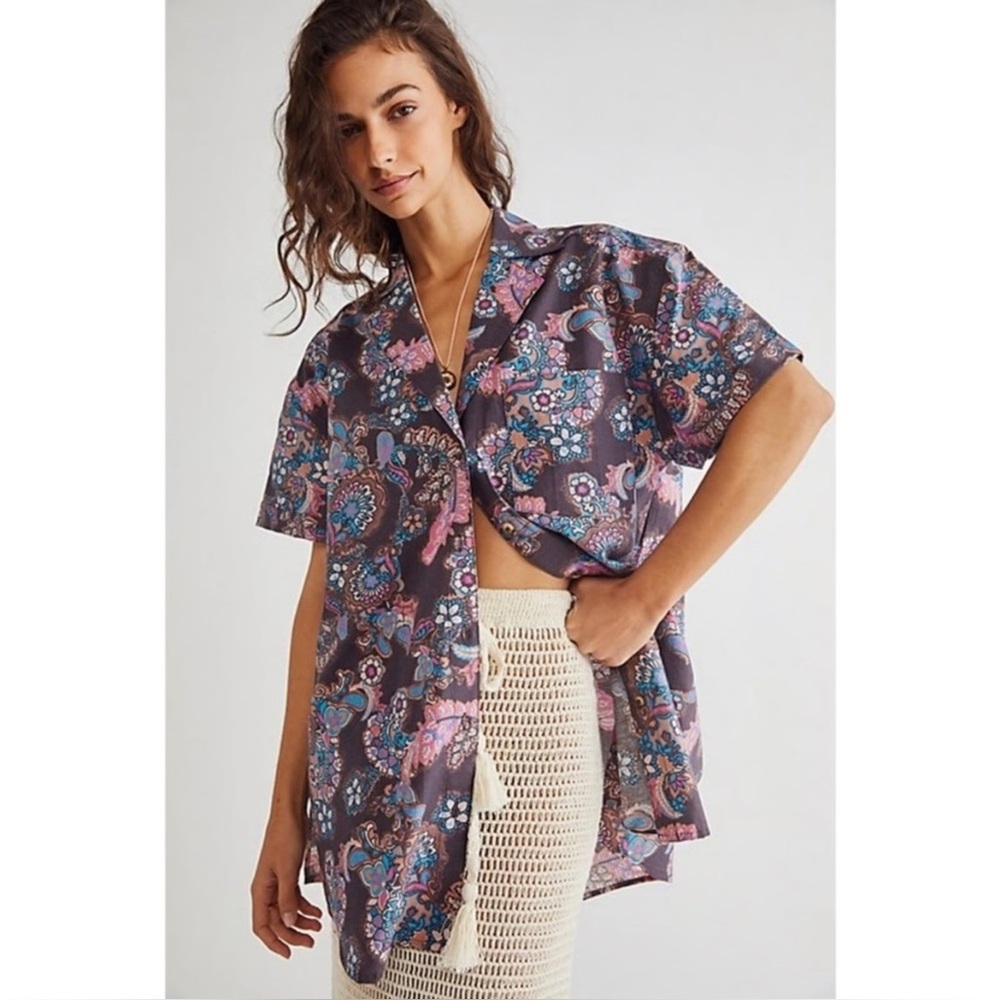 Free People. We the Free. Paisley Print Poolside Boyfriend Shirt. Size XS.